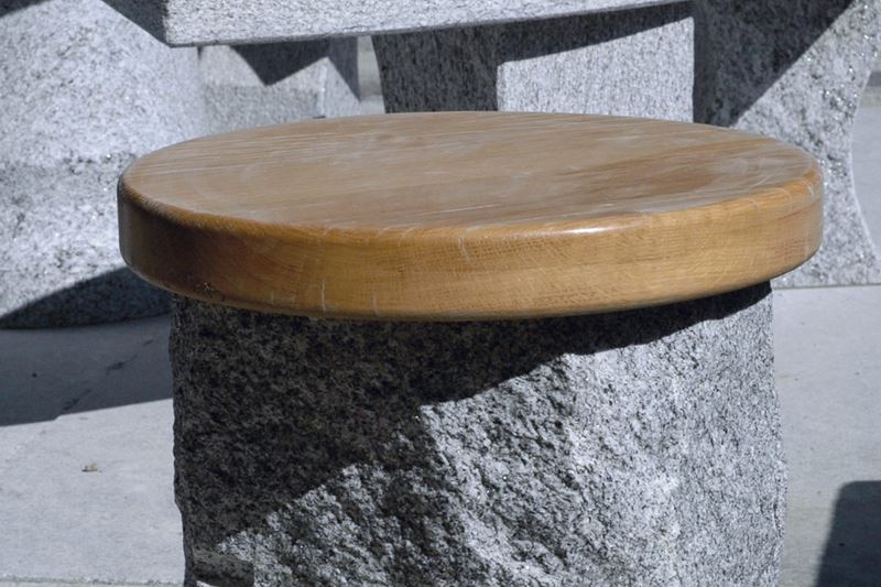 Tavoli-panchine-sedute-Giannini-Graniti-2.jpg